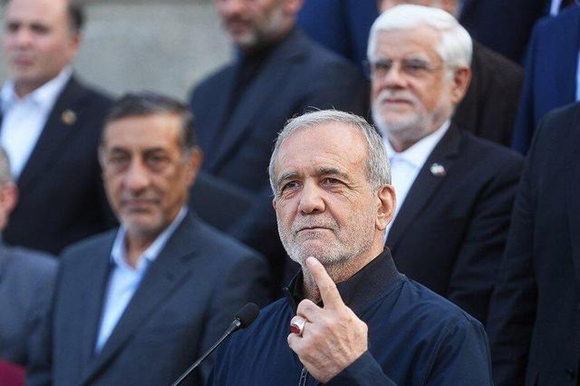 تغییر ناگهانی در راس دولت پزشکیان؟ | جدال ۲ ژنرال پزشکیان ؛ واقعی یا خبرسازی؟