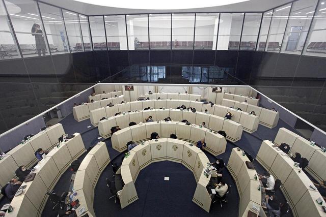 بورس تا کجا عقب نشینی خواهد کرد؟ | دلیل نزول بورس در معاملات امروز