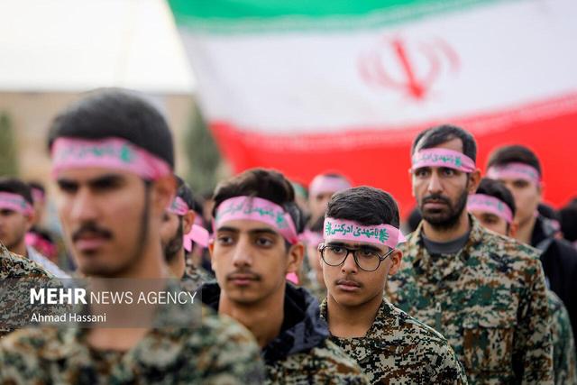 «بسیجی» از نگاه قرآن؛ مجاهدانی که خدا دوستشان دارد