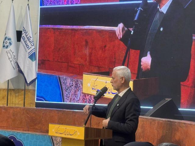 قاسم‌زاده: پایداری دانشنامه اصفهان مستقل از نوسانات اداری خواهد بود