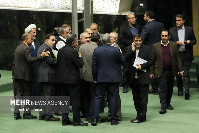 تذکر جمعی از نمایندگان به عراقچی؛ با غربی‌ها از موضع قدرت برخورد کنیم