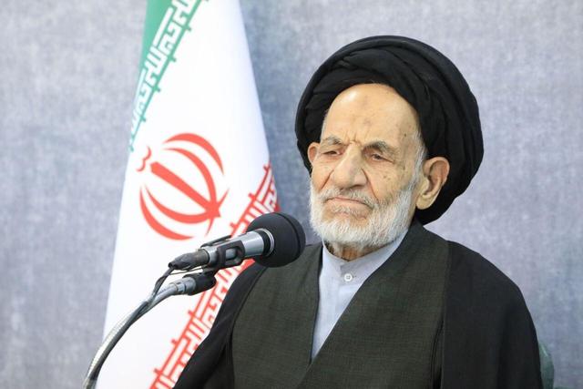 آیت الله عبادی: خدمت صادقانه به مردم بالاترین ارزش پس از واجبات است