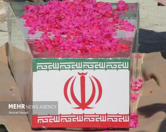 پیکر مطهر شهید گمنام در مهدیشهر تشییع شد