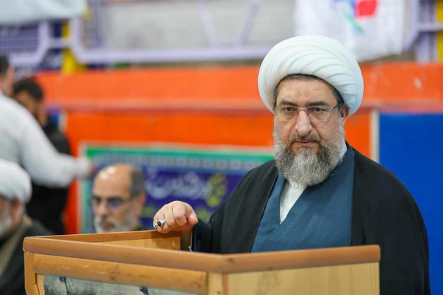 مطهری اصل: ورزش و سلامتی جسم، اولویت اصلی جامعه است