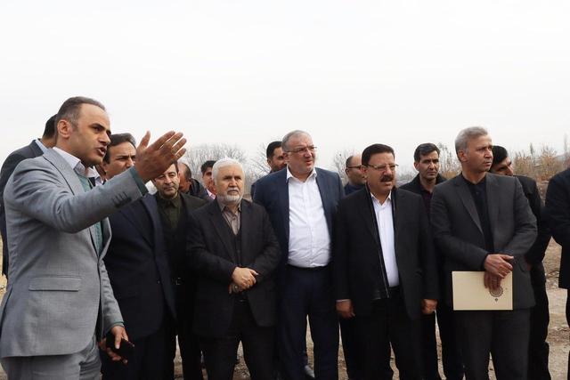 بازدید دارابی از پل تاریخی قیزیل‌کورپوسو عجب‌شیر