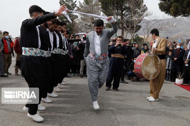 ۲۰۰ هنرمند به مرحله نهایی جشنواره منطقه‌ای هه‌لپه‌رکه کردی در مهاباد رسیدند