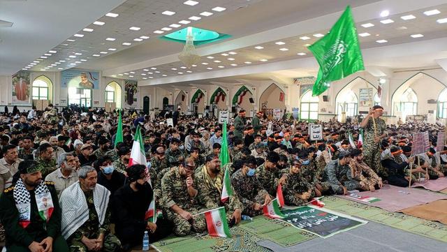 نمایش اقتدار گردان‌های بسیجی هرمزگان در گلزار شهدای بندرعباس