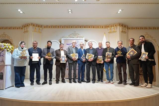 کتابخانه‌ها پایگاه آرامش و فرهنگ در جامعه هستند