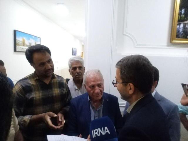 با گره گشایی از کار مردم دیوار بی‌اعتمادی به نظام اداری را کوتاه کنیم