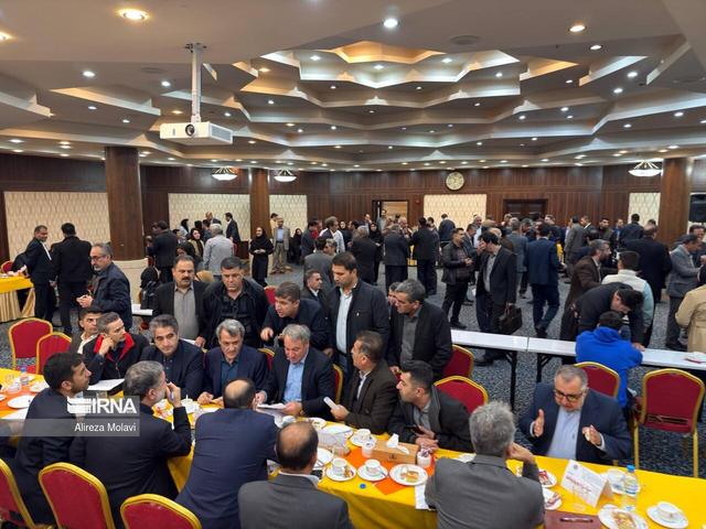 فیلم | نشست تخصصی فعالان حوزه صادرات و واردات، صنایع و معادن کرمانشاه با حضور مسوولان ملی