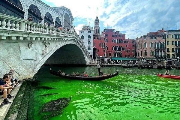 عوامل ریختن رنگ سبز در کانال ونیز اخراج شدند
