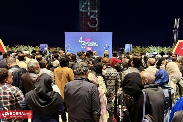 وقتی شیراز با جشنواره جهانی فجر جان می‌گیرد؛ از ویدئو مپینگ برج‌ها تا بیلبورد‌های عباس کیارستمی در شیراز