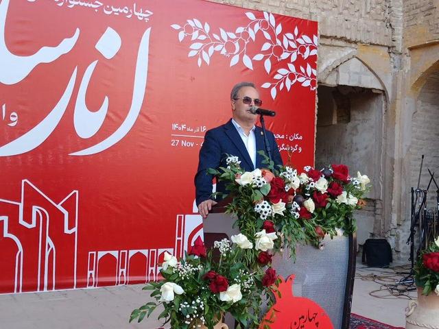 معاون وزیر جهاد کشاورزی: انار ایران کاملاً ارگانیک است/در هیچ باغ اناری سم استفاده نمی‌شود