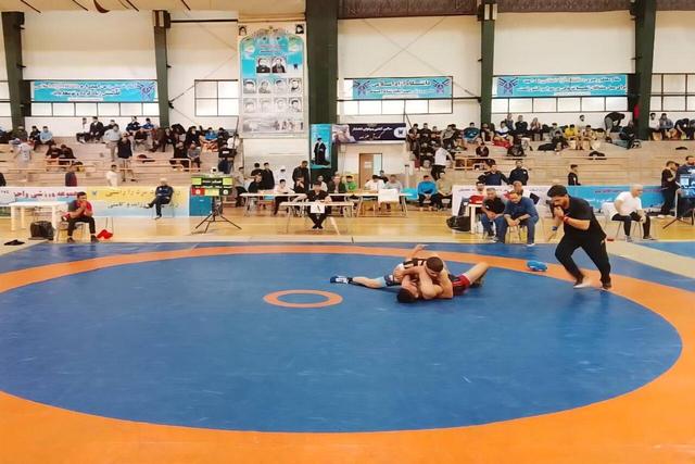 اختتامیه مسابقات کشتی فرنگی دانشجویان دانشگاه آزاد برگزار شد