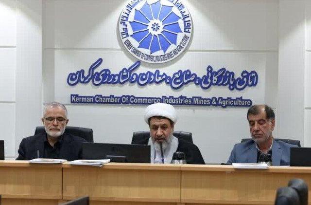 امام جمعه کرمان: مدیران فرصتهای توسعه را از دست ندهند