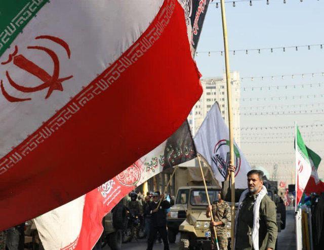 فیلم | رزمایش ۳۰ هزار نفری اقتدار بسیجیان در مشهد