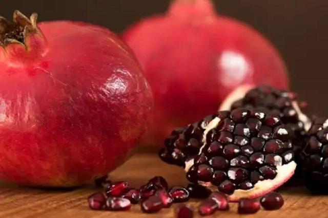 ۶۰ هکتار از اراضی باغات توچال پاکدشت به انار اختصاص دارد+ فیلم