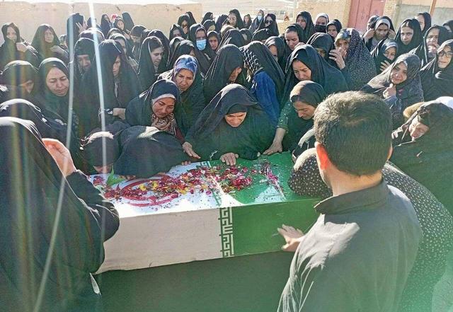 کلات خراسان رضوی یک شهید گمنام را در آغوش کشید