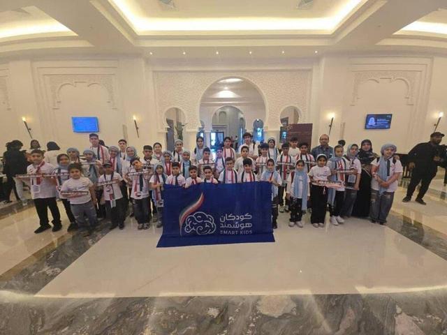 مدال طلایی تیم محاسبات ذهنی با چرتکه ایران با حضور یک گلستانی