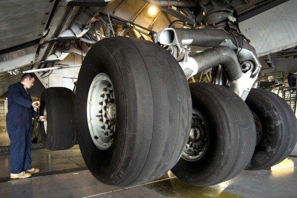 ببینید | تایم لپس جالب از فرایند تعویض چرخ هواپیما!