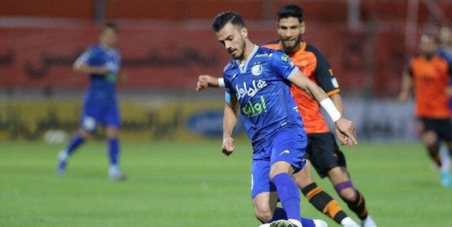 مدافع استقلال از وضعیتش شاکی شد؛ خون می چکد از ... + عکس