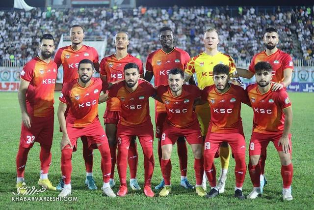 حامد لک در کنار آتش‌نشانان در پوستر ویژه فولاد