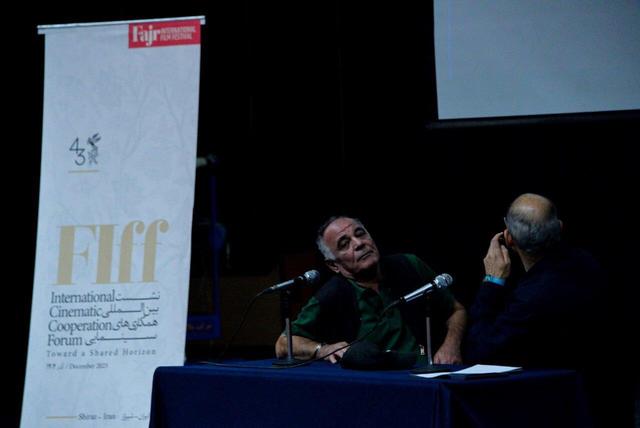 صداقت اصل نخست در عکاسی خبری است؛ با لباس مبدل زنانه به افغانستان رفتم