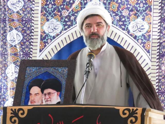 امام جمعه دیباج: عبور از بحران‌ها در گرو وحدت و همدلی دولت و ملت است