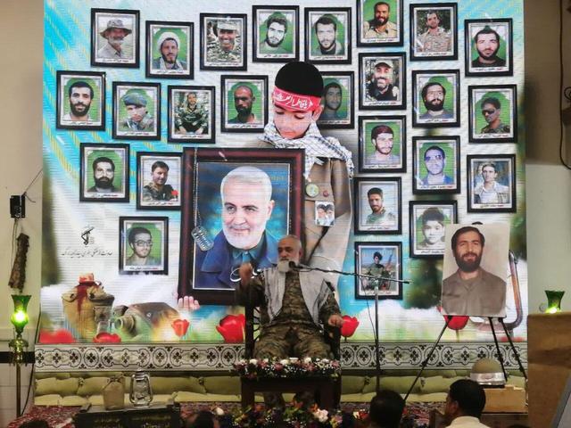 نقدی: روحیه ایثار و مقاومت شهدا الگوی نسل‌های آینده ایران است