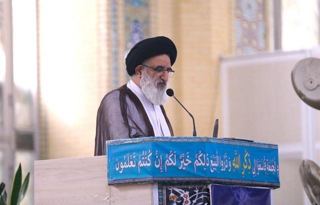 امام جمعه کرج: وحدت اسلامی سپر مستحکم در برابر توطئه‌های تفرقه‌افکنانه دشمنان است