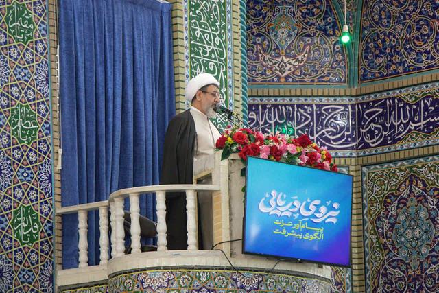 امام جمعه کرمان: اختلاف سلیقهها نباید به جدایی منجر شود، همه پای مصالح کشور بایستند