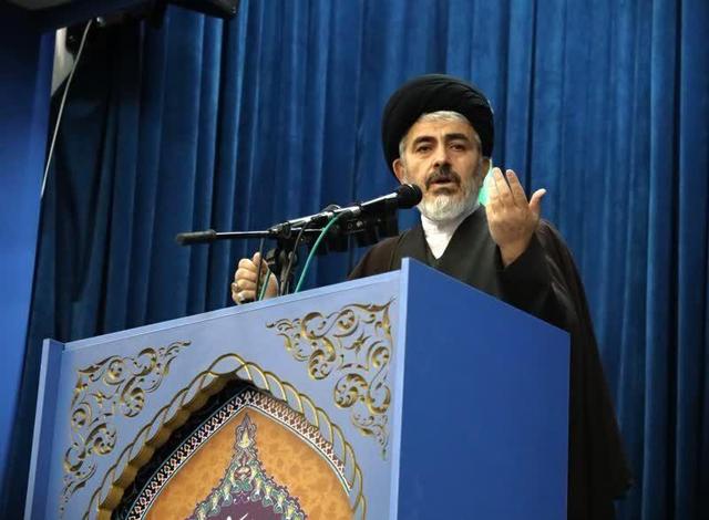 تأکید امام جمعه ارومیه بر حمایت از رییس‌جمهور؛ باید پشتیبان دولت باشیم