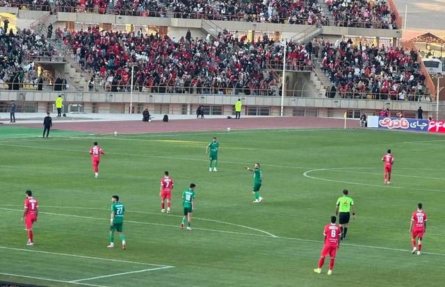 تیم پرسپولیس با غلبه بر شمسآذر خود را برای دربی پایتخت آماده کرد
