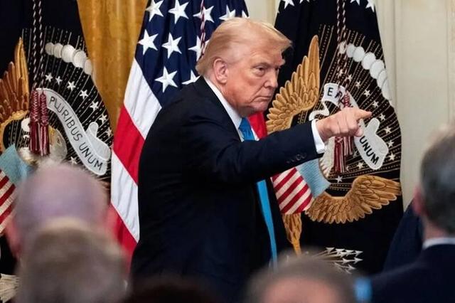 فیلم/ ترامپ: ما بهترین ارتش و تجهیزات دنیا را داریم!