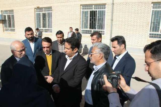 بازدید سید حسین مرعشی از مدارس کانکسی کرمان در راستای توسعه مدرسهسازی