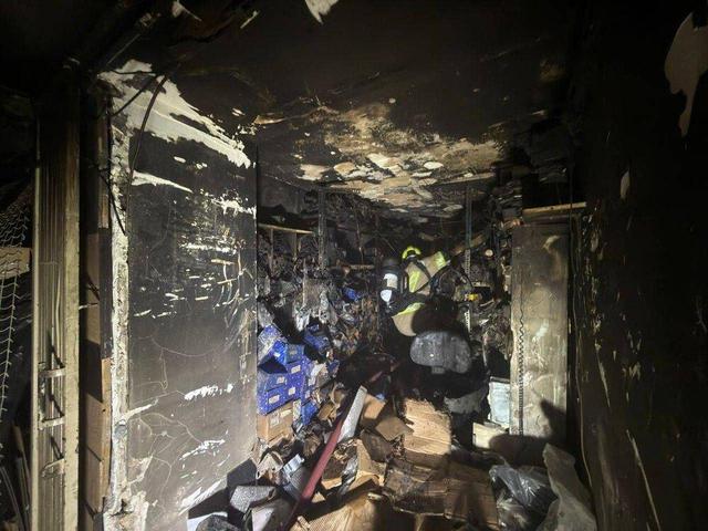 نجات ۷۰ نفر از آتشسوزی در یک ساختمان اقامتی در خیابان سعدی