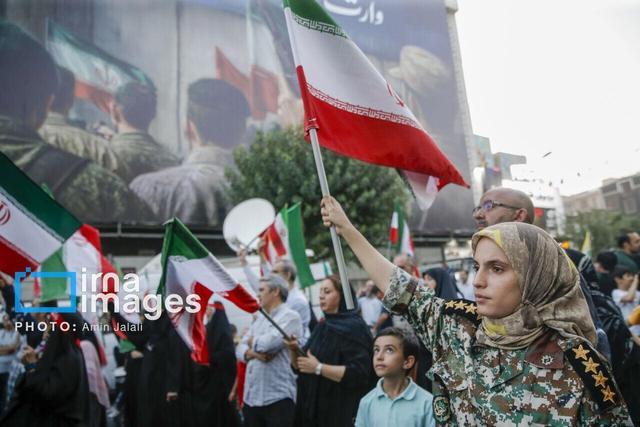 یک عکس متتفاوت در نشریه دفتر رهبری+تصویر