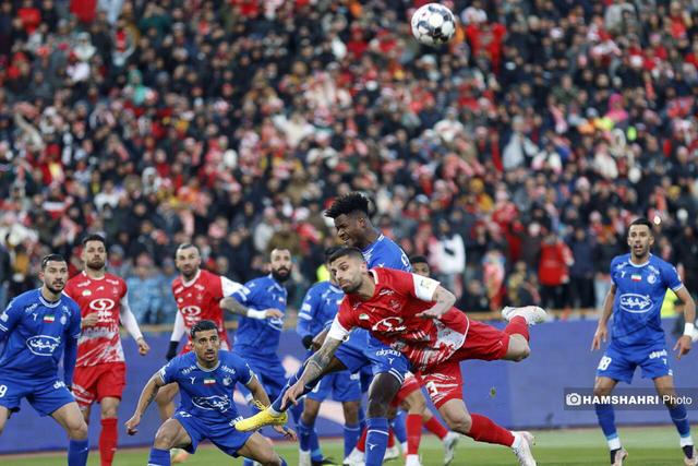 پرسپولیس یک بر صفر استقلال را می‌برد | کاش دربی ورزشگاه پرتماشاگری بود