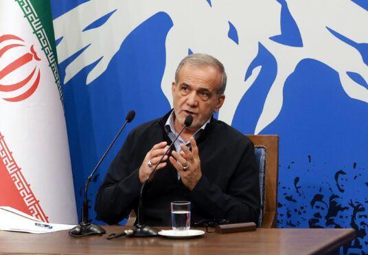 پزشکیان: در ترویج زیست عفیفانه اقداماتی انجام نشود که به سرمایه اجتماعی کشور آسیب بزند