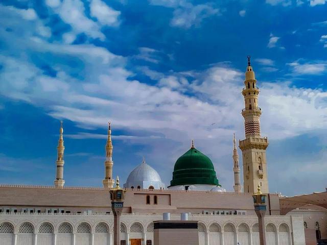 استقبال بیش از ۴۰۰۰ دانشجو از طرح زیارت به نیابت دل‌های جامانده در مدینه