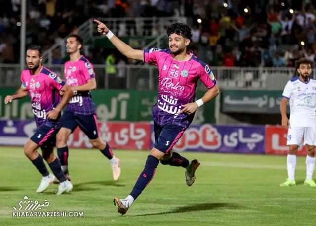 ویدیو| مصدومیت دلخراش در لیگ برتر ایران/ زانوی بازیکن آلومینیوم سوراخ شد!