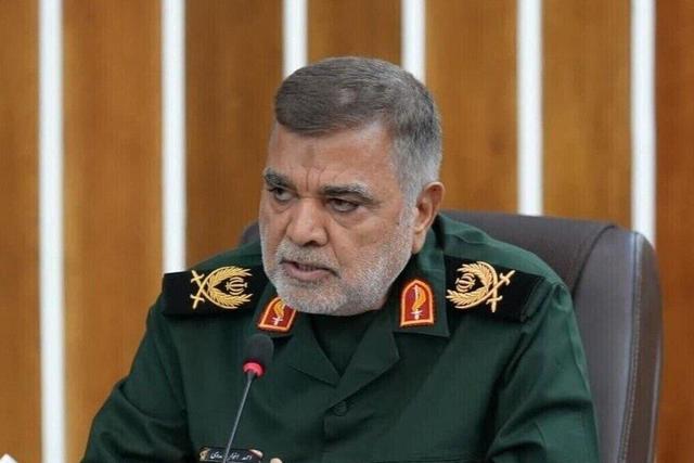 سردار احمد اخوان با خانواده شهید جنگ ۱۲ روزه دیدار کرد