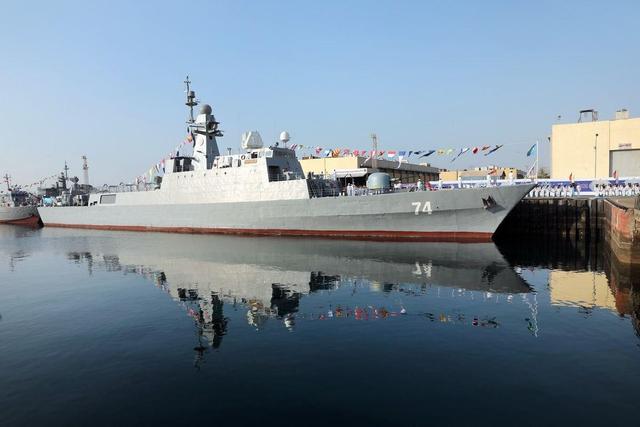 پایگاه شناوری «کردستان»  و ناوشکن «سهند» به نیروی دریایی ارتش ملحق شد