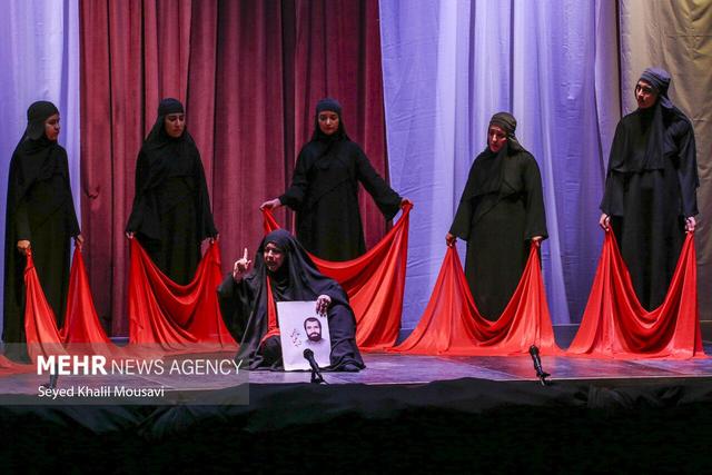 ببیست و ششمین جشنواره تئاتر قم با حضور ۱۹ اثر برتر در حال برگزاری است