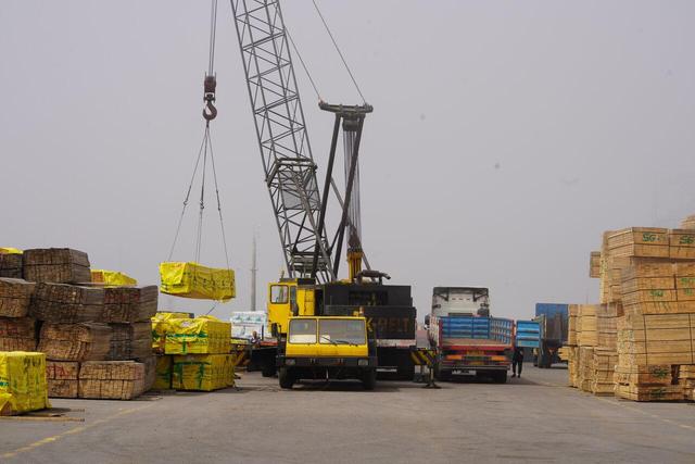 صادرات بیش از ۸۹۳ میلیون دلار از گمرکات استان مرکزی