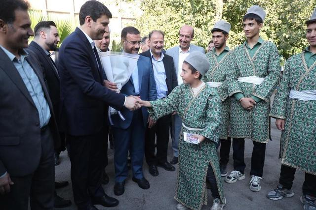 تحقق وعده وزیر ارتباطات کمتر از ۲ ماه؛ شبکه فیبرنوری به مدرسه عشایری فارس رسید