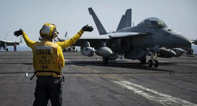 رسانه های آمریکایی: گشت‌زنی جنگنده های آمریکایی در نزدیکی ونزوئلا افزایش یافته است