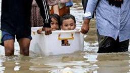 افزایش تلفات سیل اندونزی به ۲۴۸ نفر + فیلم