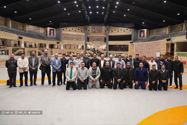 دیدار رئیس سازمان صدا و سیما با ملی‌پوشان کشتی