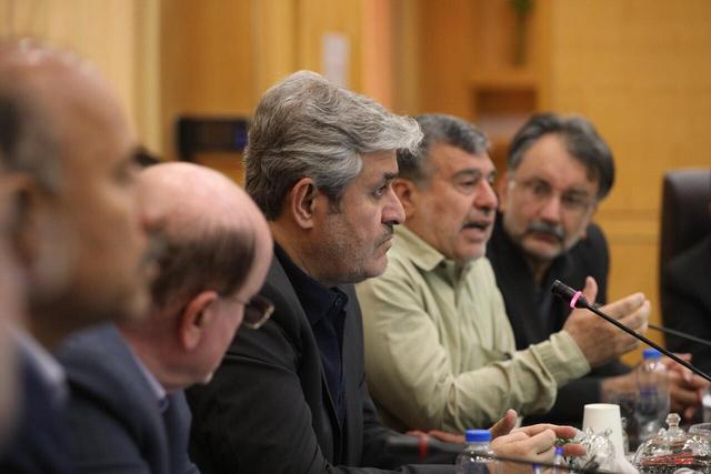 دستگاه‌های اجرایی تهران‌زده و ناکارآمدند!